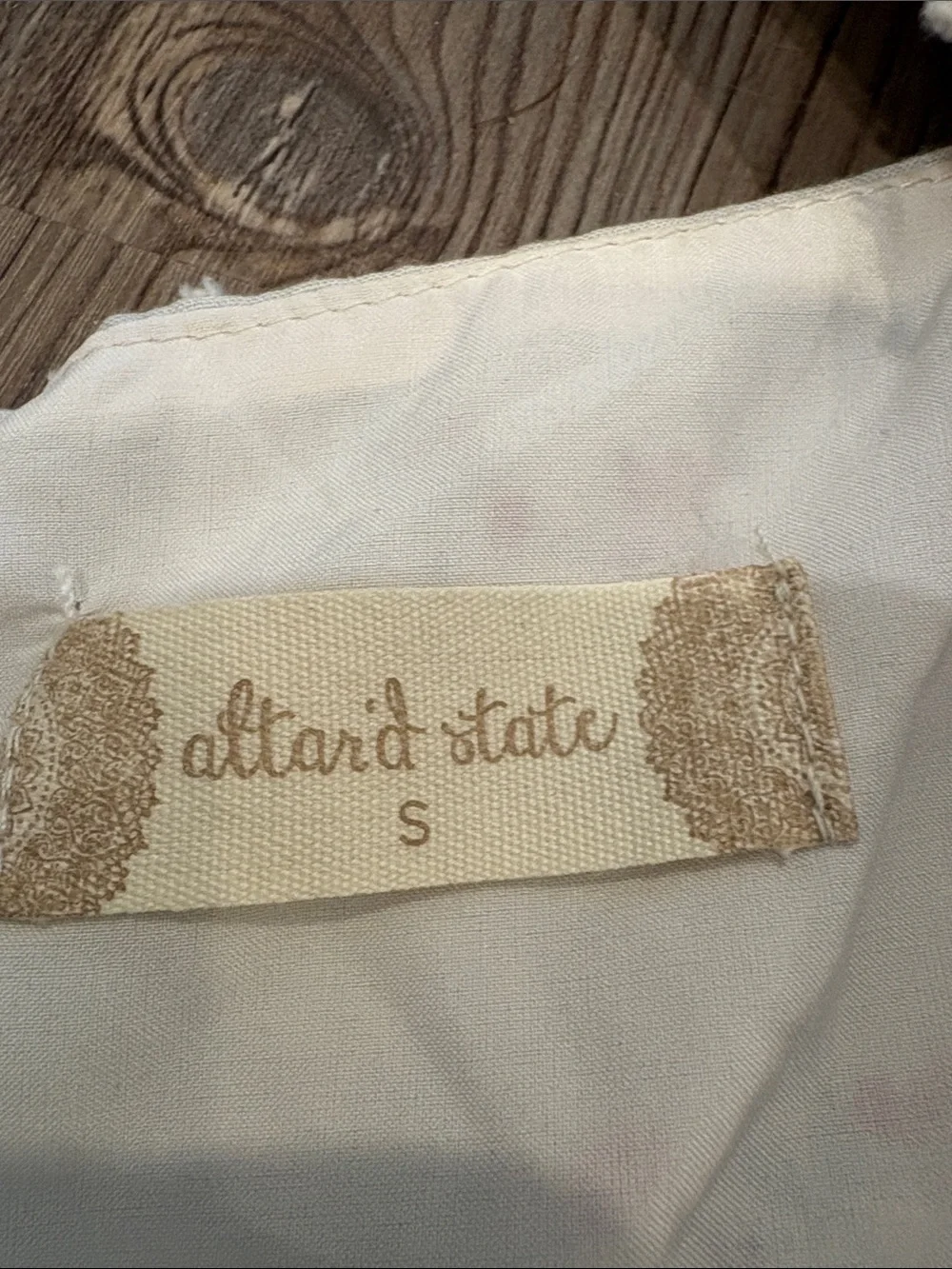 Altard State square neckline